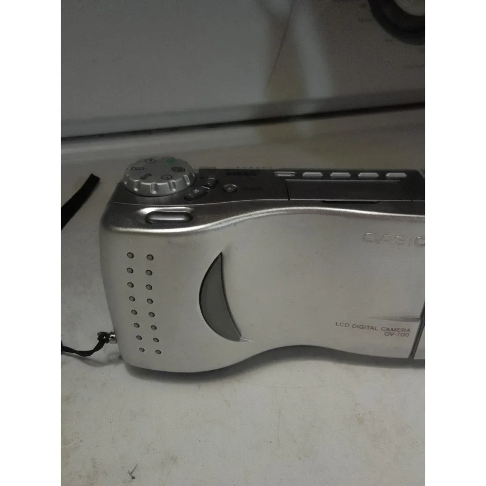 Vintage 1990's Era Casio Point & Shoot Camera Model No# QV-700 Takes Batteries